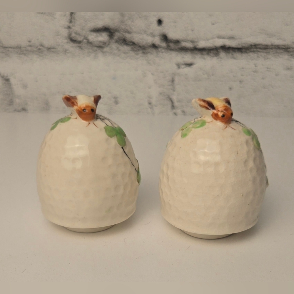 Vintage Japan Bee Beehive Salt Pepper Shakers Ceramic Honeybee Set - Picture 8 of 11